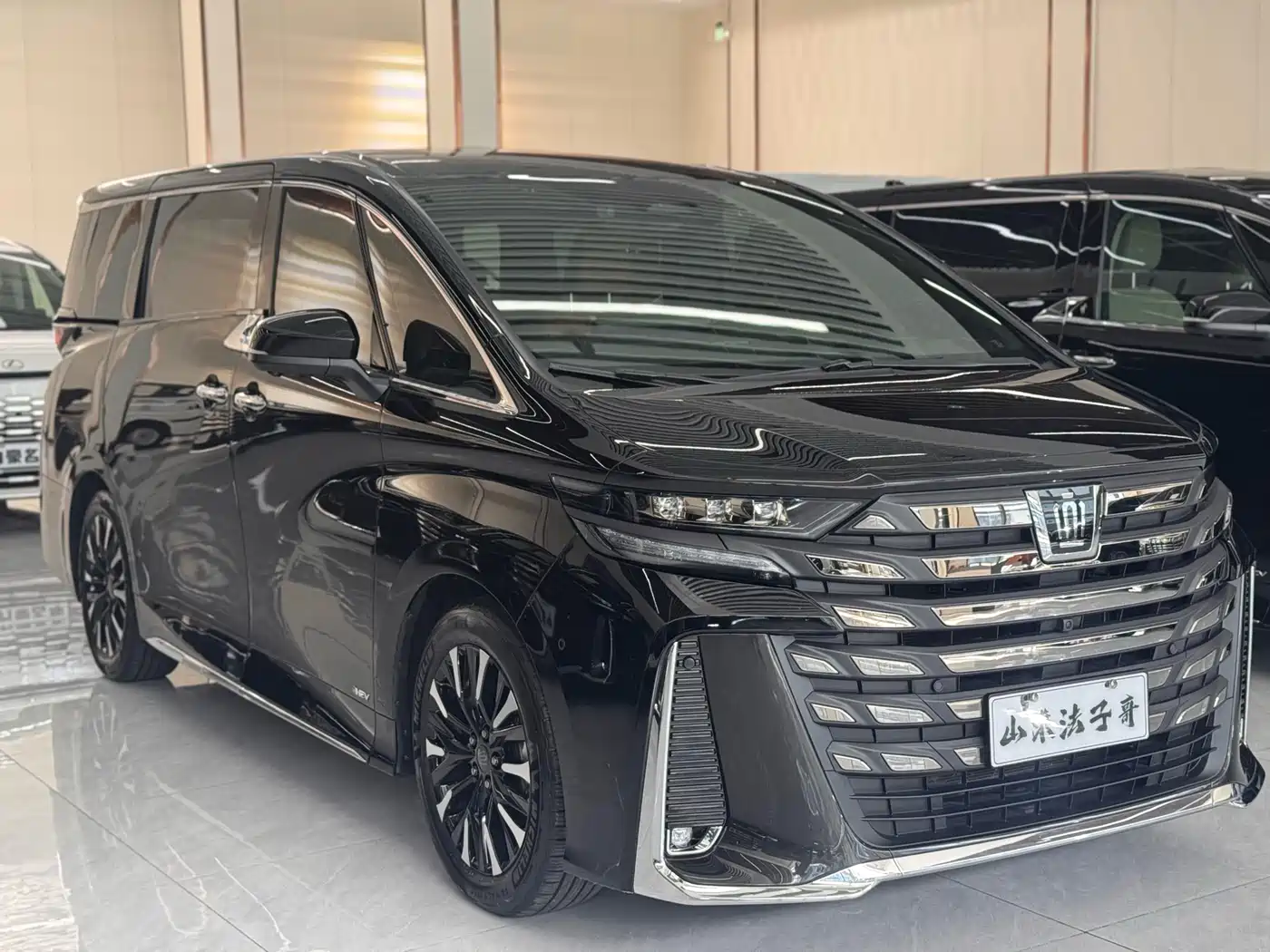 Toyota Vellfire 2025 2024 Crown Hybrid 2.5L Premium Edition