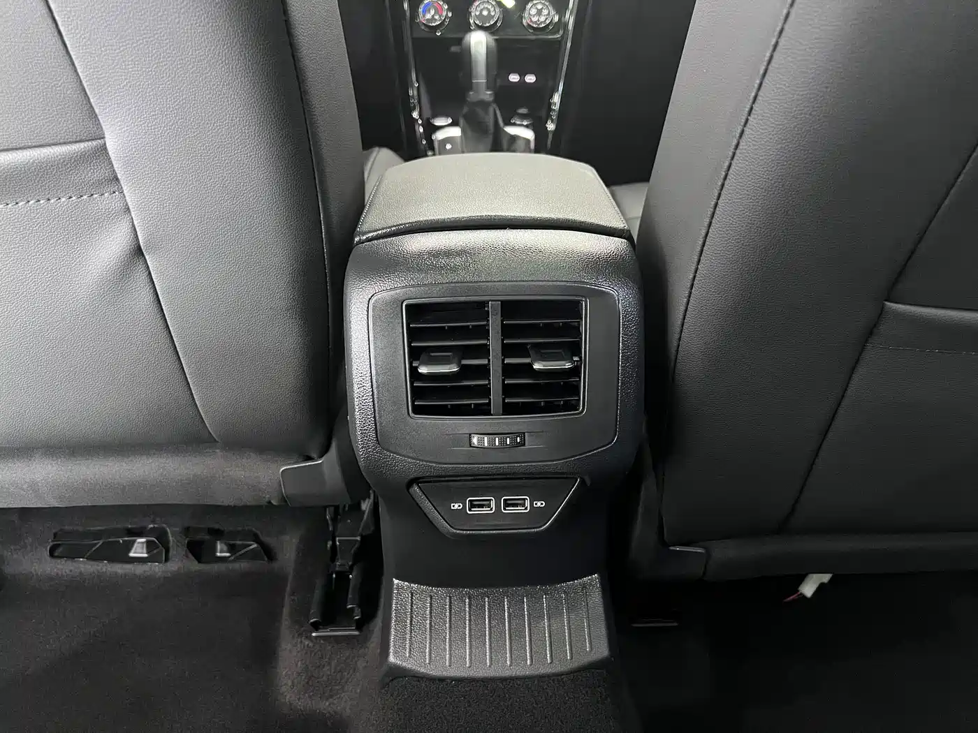 Volkswagen T-Roc, миниатюра 15