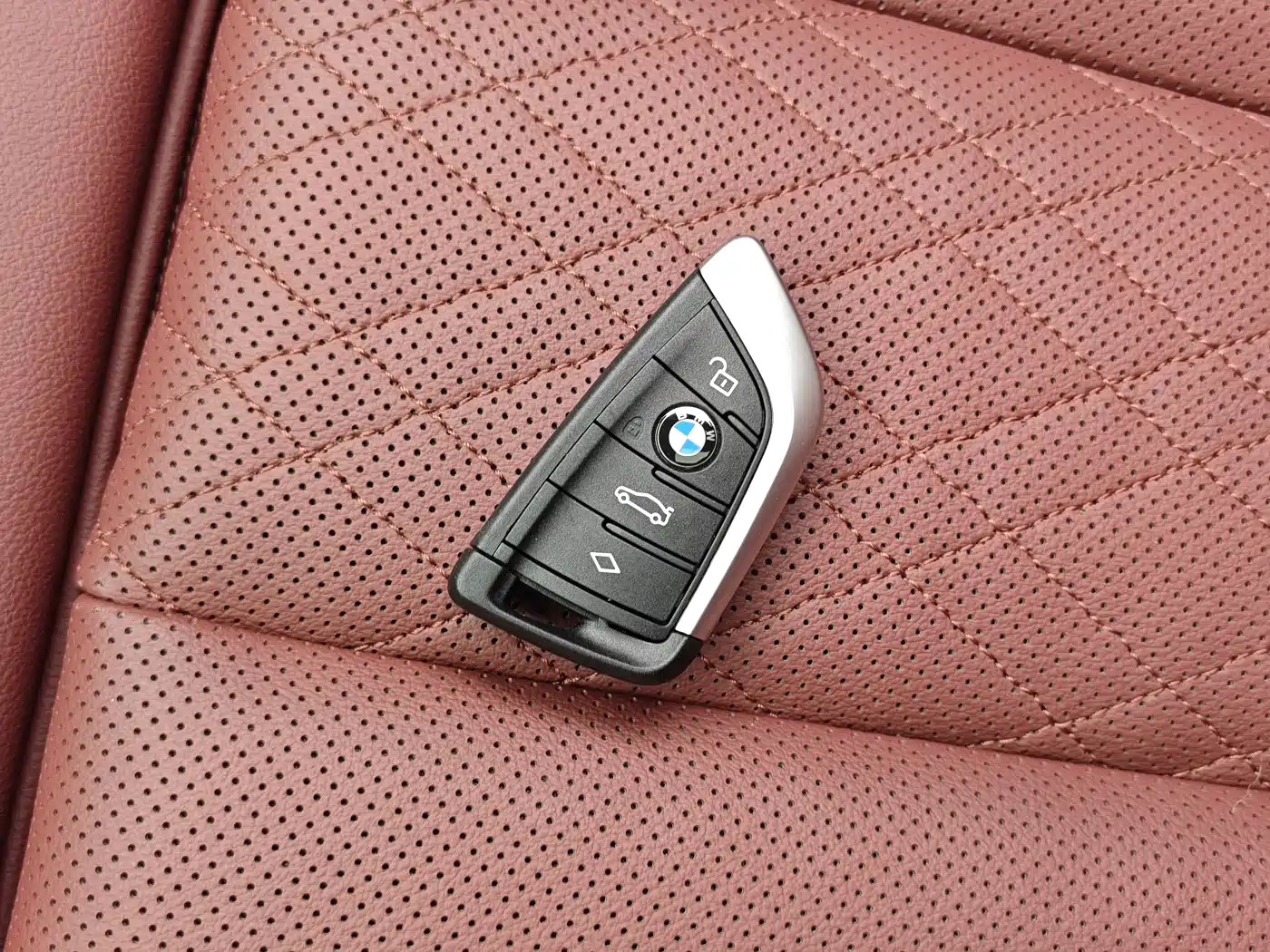 BMW iX3 2023 Leading Type фото 10