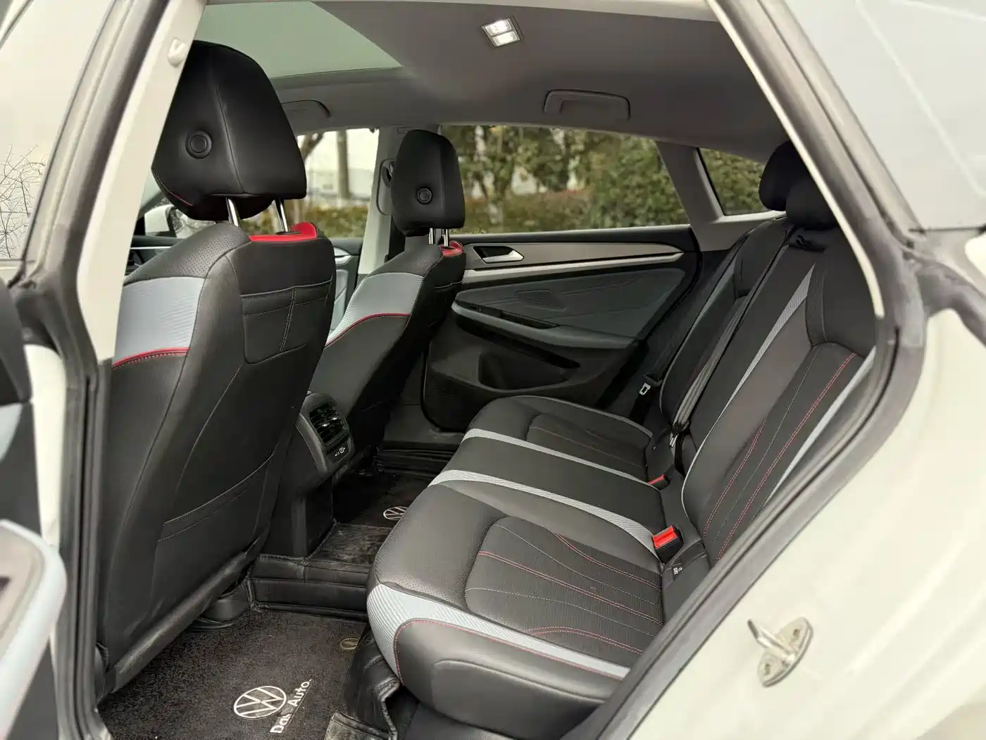 VOLKSWAGEN LINGDU