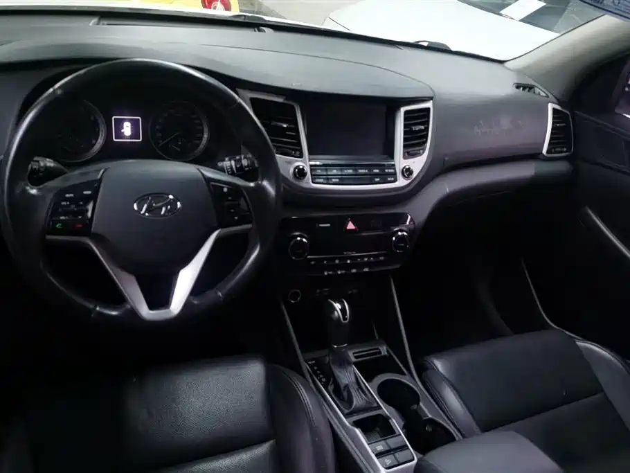 Hyundai Tucson 2015 1.6T Dual Clutch 2WD Smart фото 12