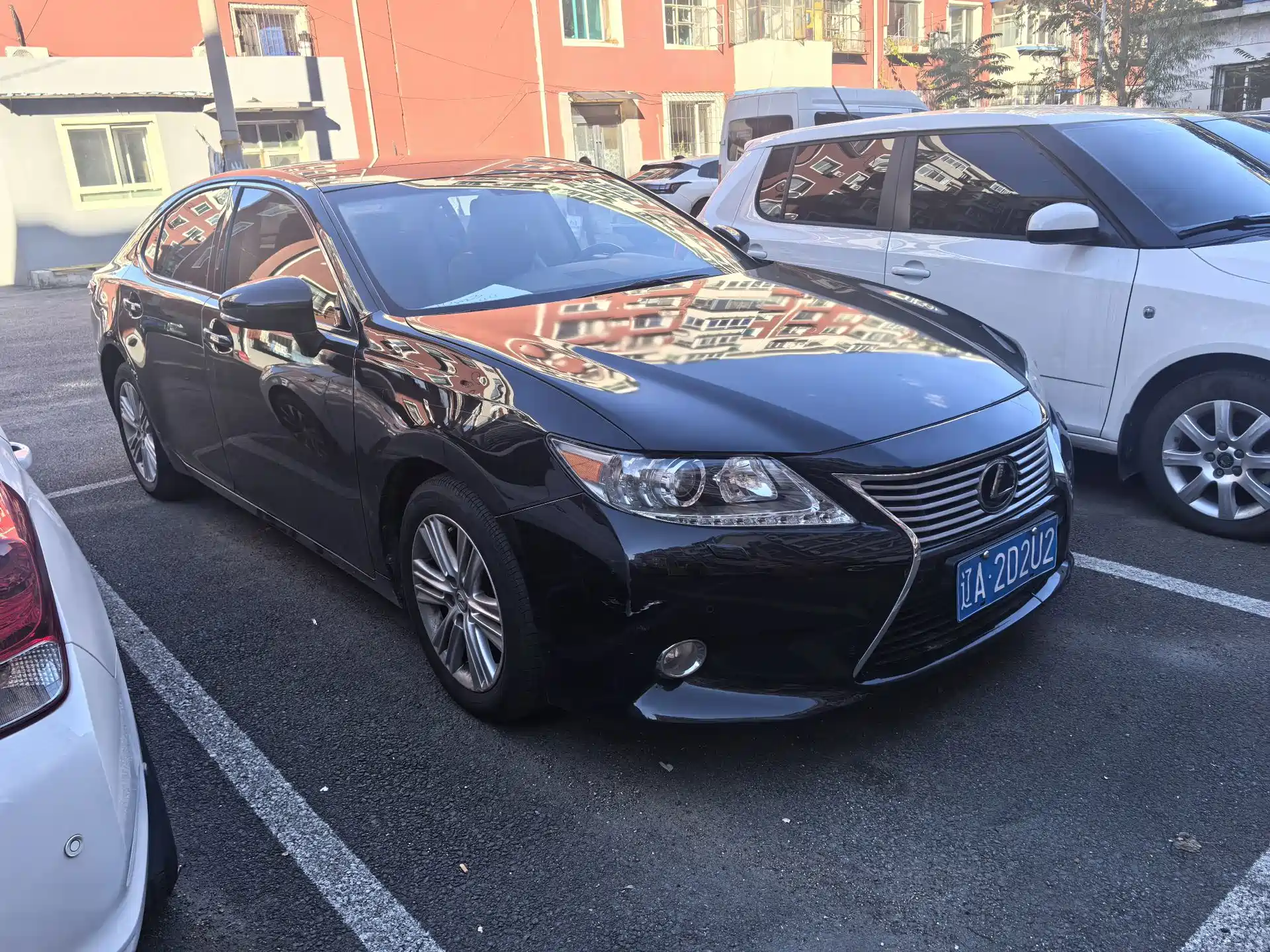 Фото 3 - Lexus ES