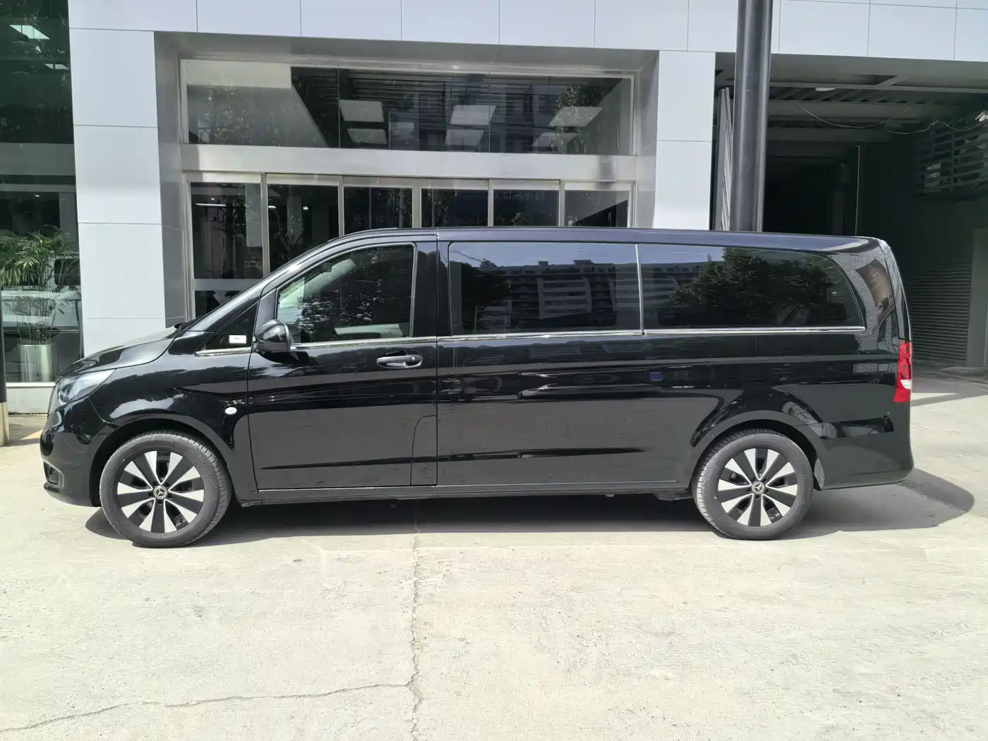 Mercedes-Benz Vito 2021 2.0T Elite 7-Seater фото 4