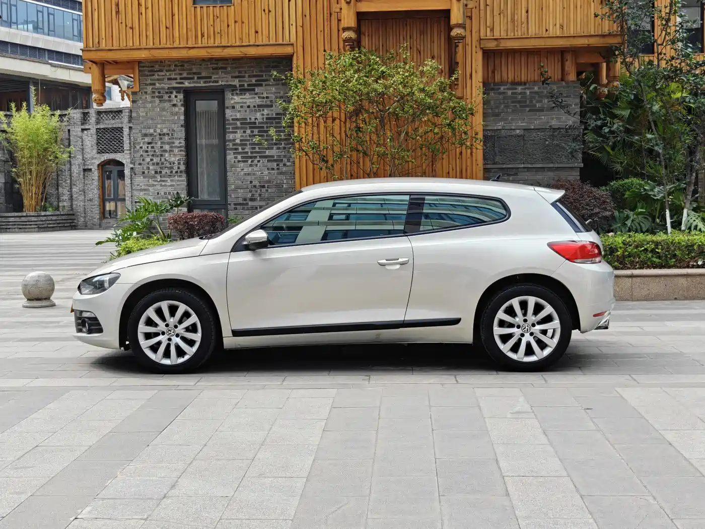 Volkswagen Scirocco 2011 1.4TSI Single Turbo Style Edition фото 6