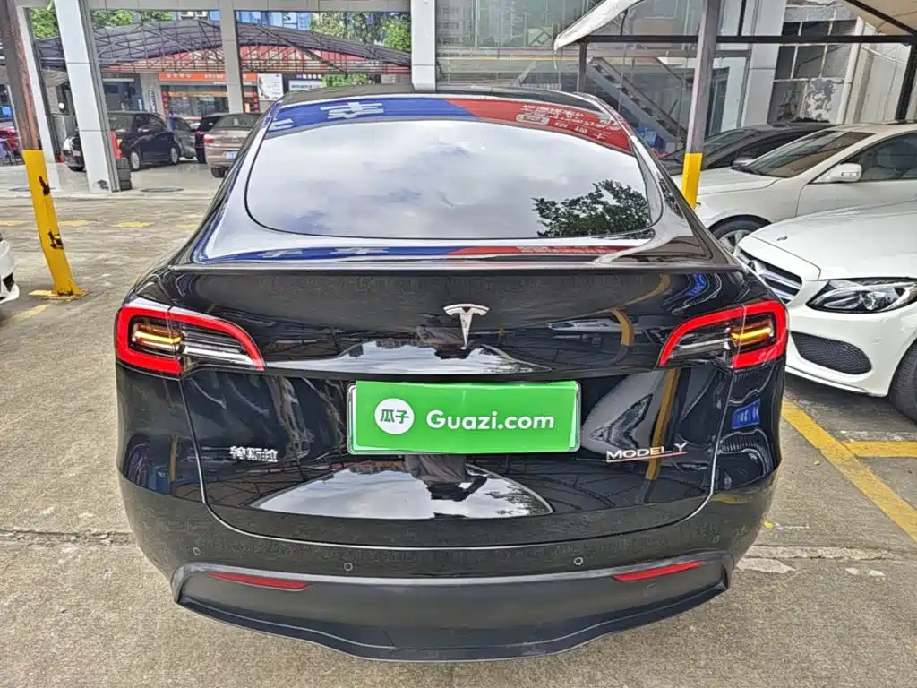 Фото 6 - Tesla Model Y