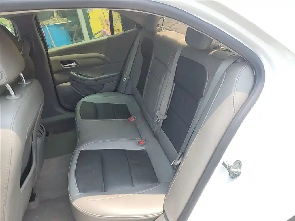 Chevrolet Malibu 2013 2.0L Automatic Luxury Edition фото 17