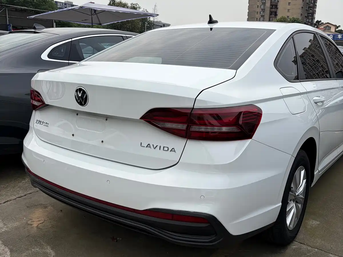 Volkswagen Lavida 2023 1.5L Auto Delight Edition фото 10