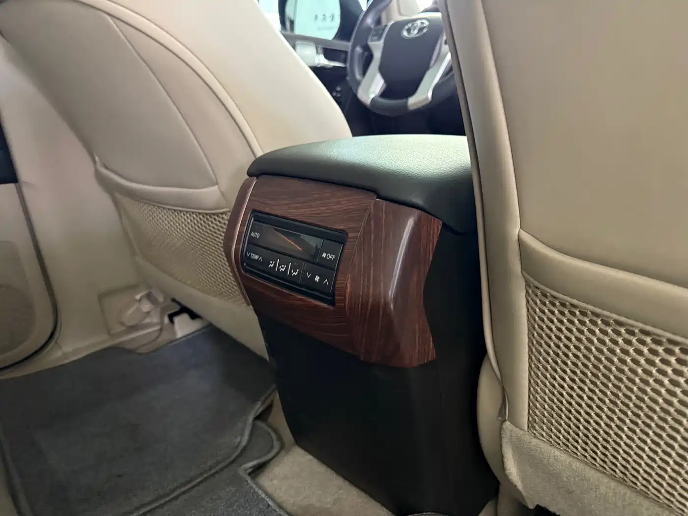 Toyota Prado 2010 4.0L Automatic TX фото 10