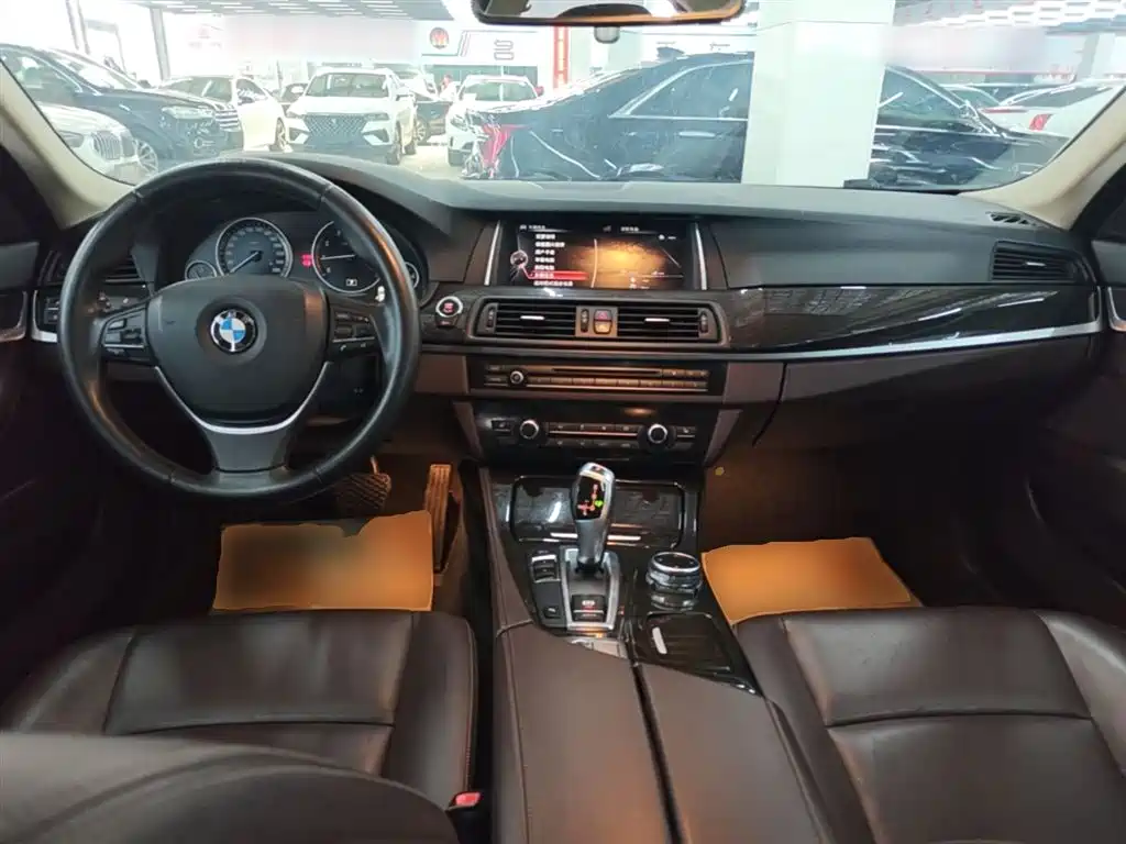 BMW 5 Series 2014 525Li Luxury Design Package фото 10