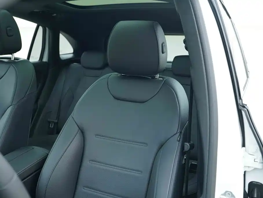 Mercedes-Benz GLA 2023 2023 GLA 220