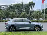 Photo 7 - Audi e-tron