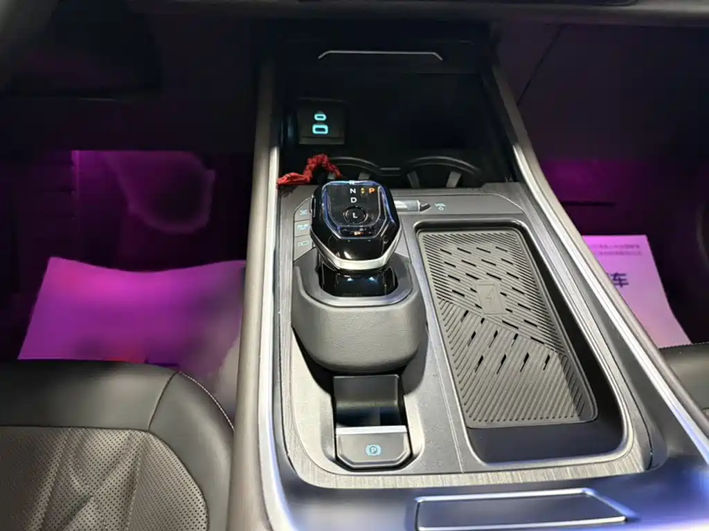 Фото 20 - Ford Edge