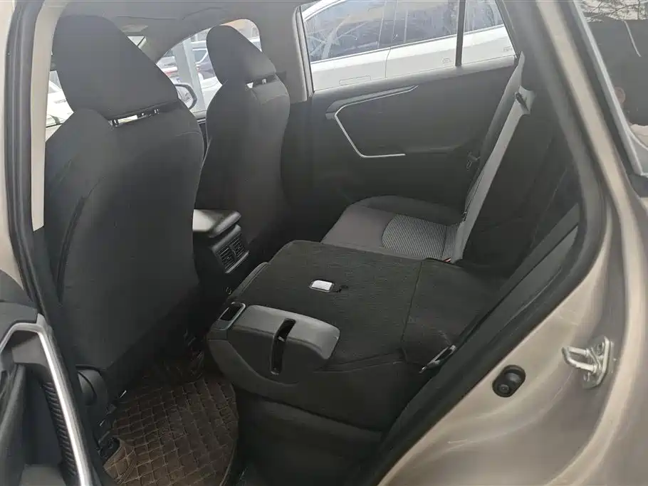 Toyota Wildlander 2022 Hybrid 2.5L E-CVT FWD Leading Edition фото 11