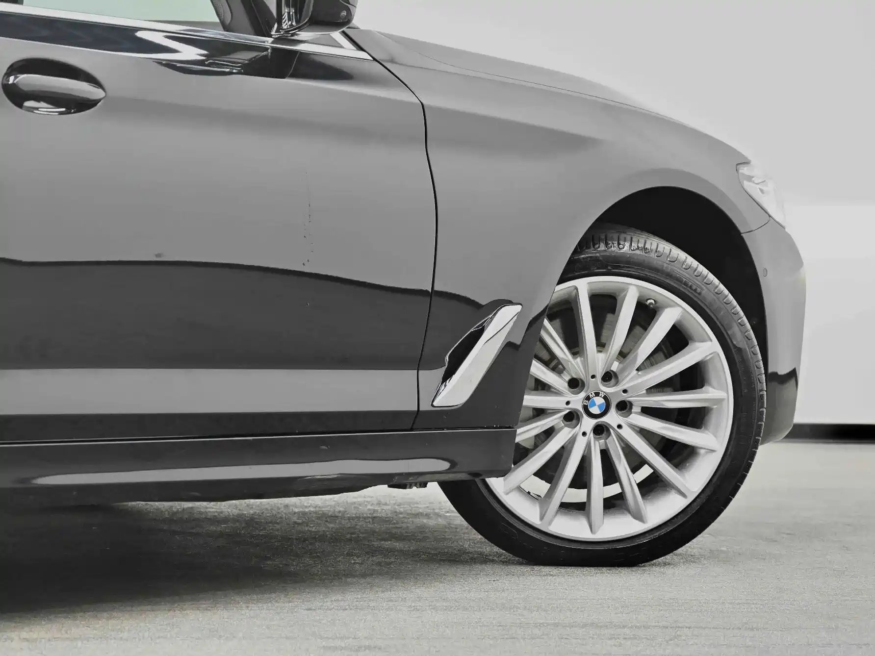 صورة 17 - BMW 5 Series