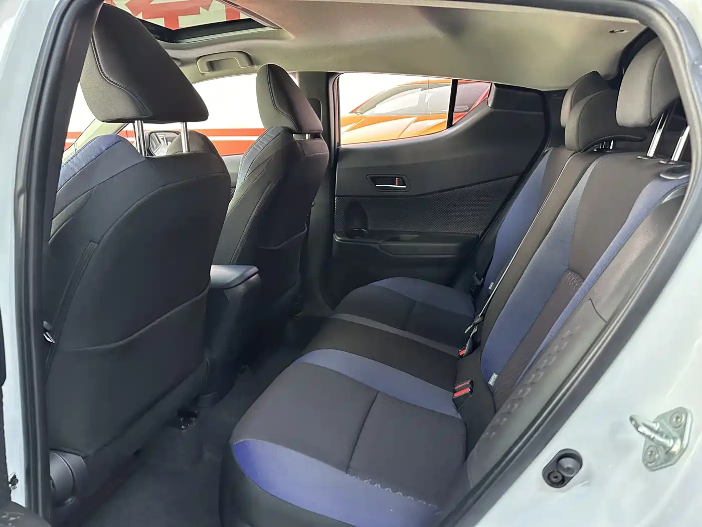 Toyota C-HR 2022 2.0L Comfort Edition фото 7