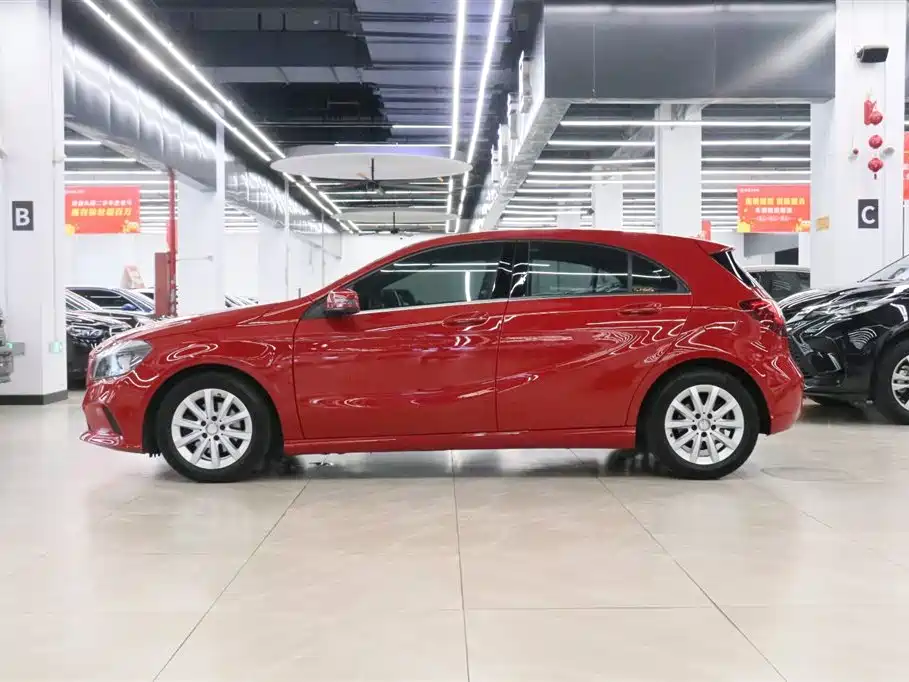Mercedes-Benz A-Class (Import) 2016 A 180 фото 3