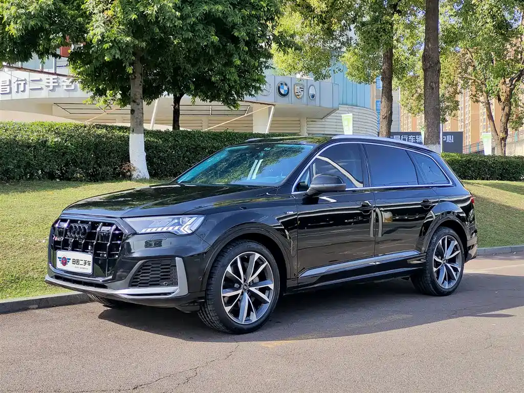 Audi Q7 2024 55 TFSI quattro S line Sport