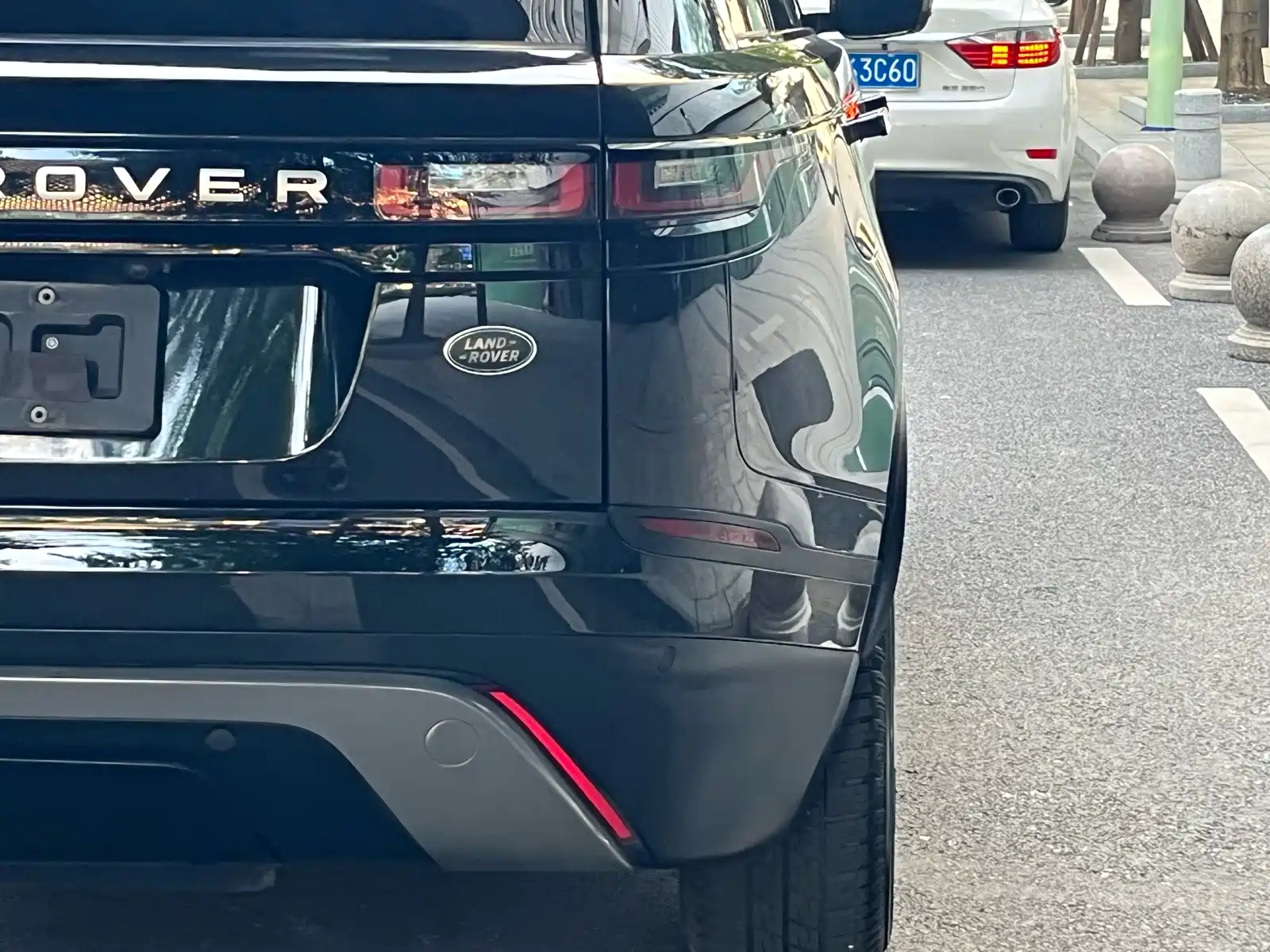 صورة 10 - Land Rover Range Rover Velar