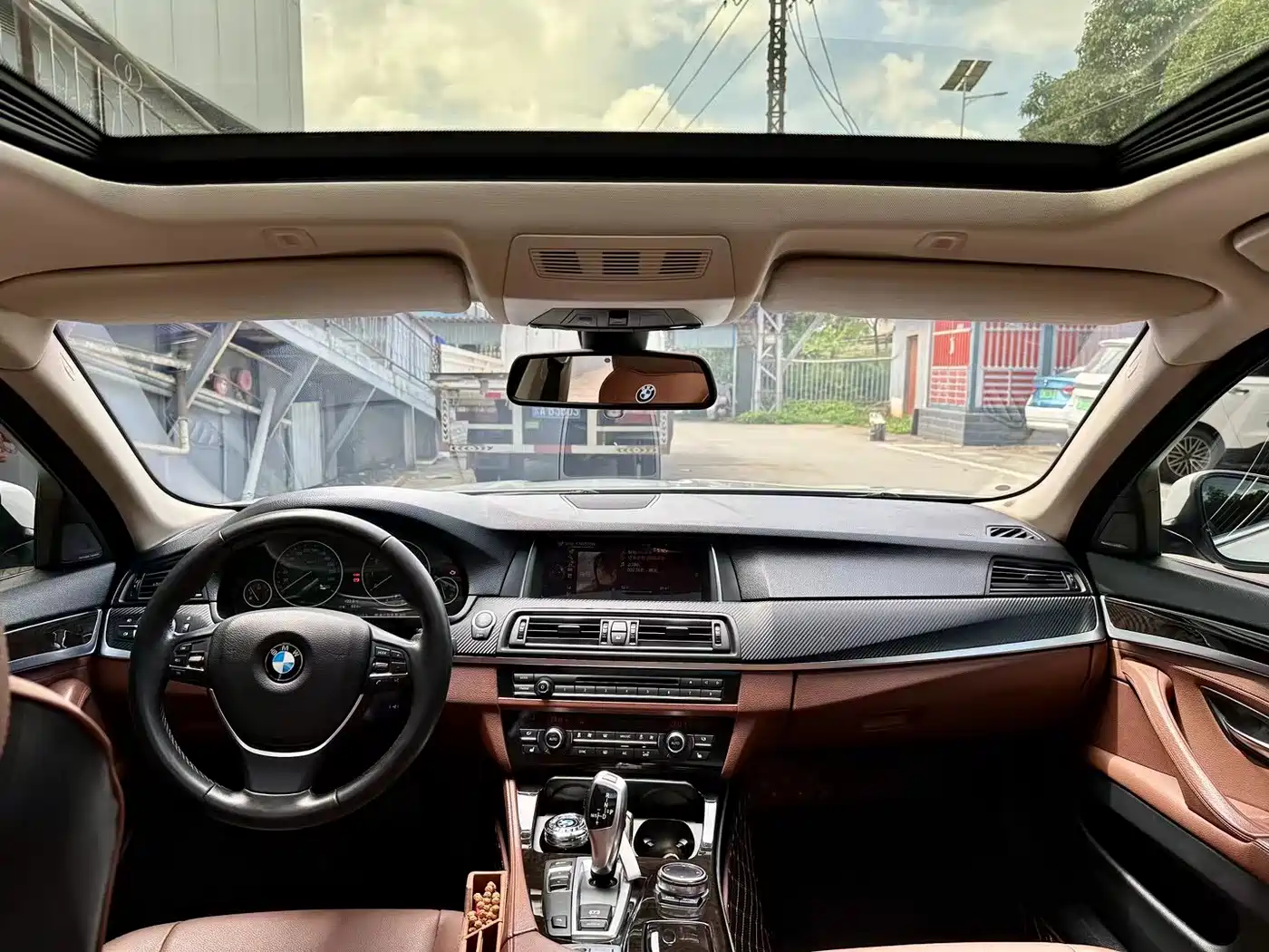 BMW 5 Series 2014 528Li Leading Edition фото 9