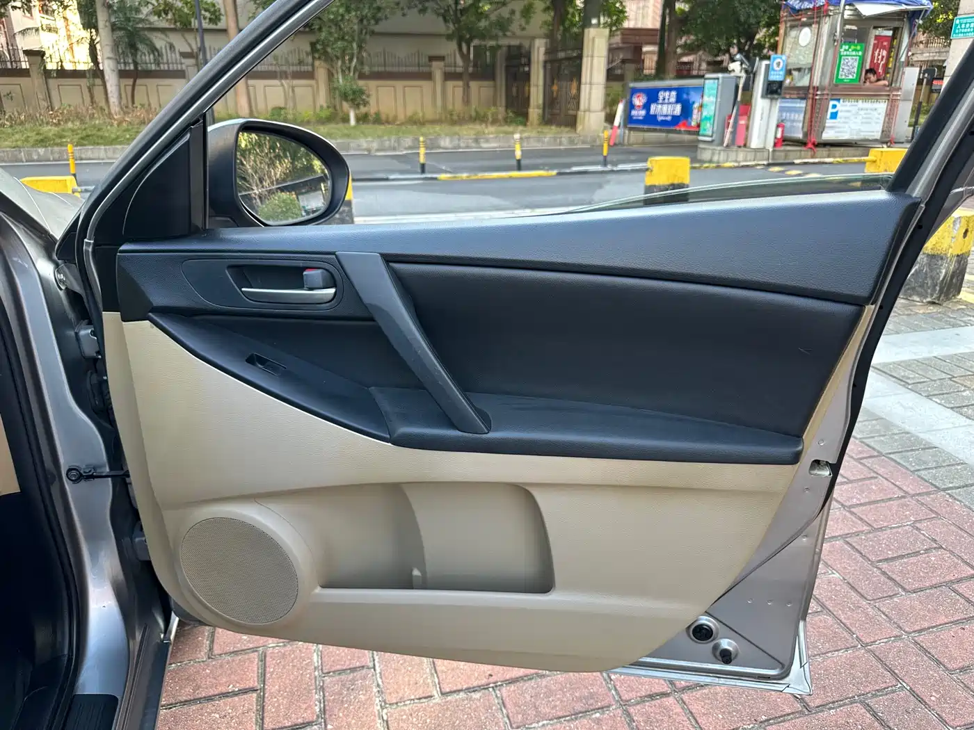 Mazda Mazda3 Axela 2011 2011 Sedan 1.6L Automatic Comfort