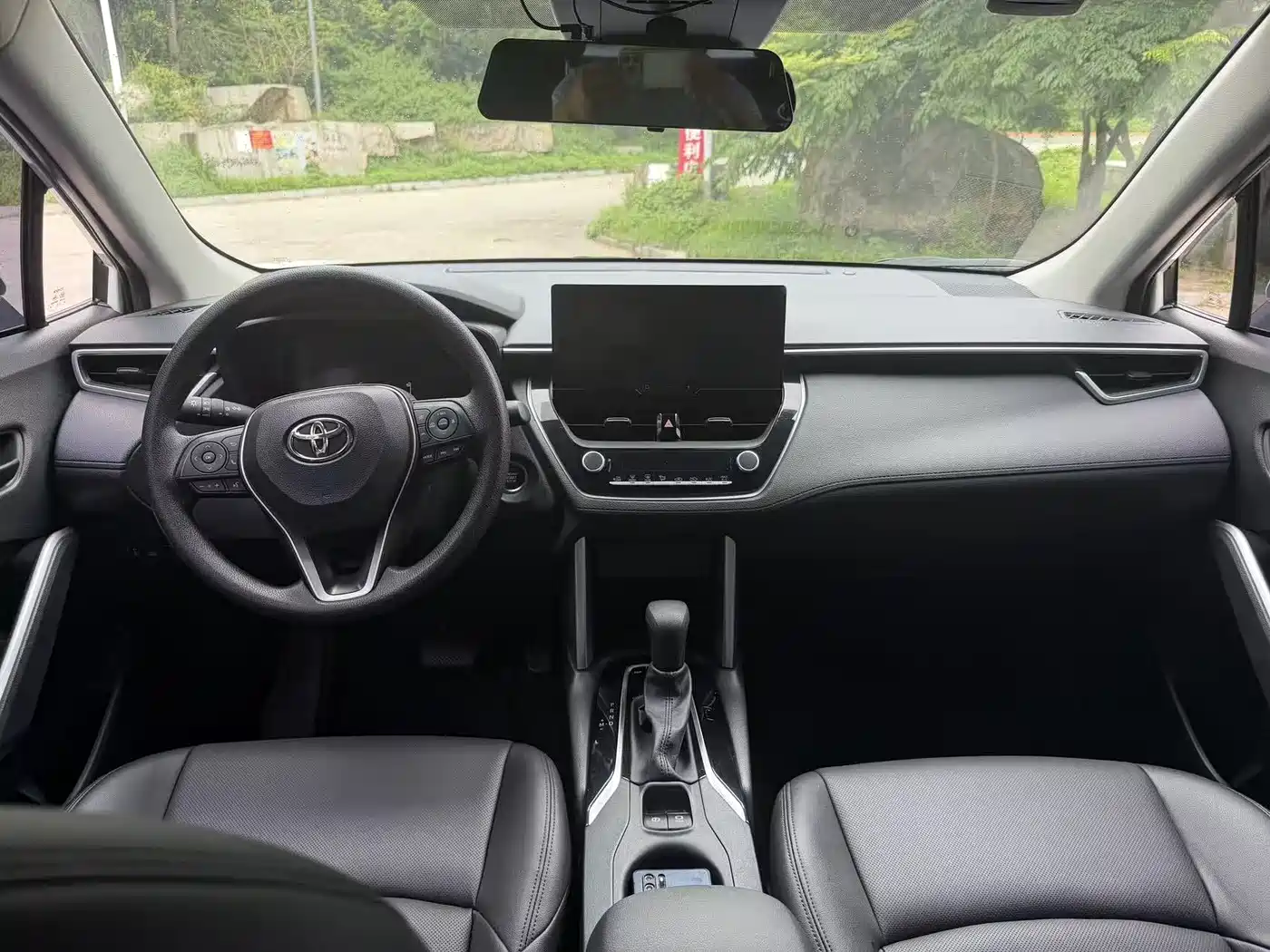 Toyota Frontlander 2023 2.0L CVT Elite Edition фото 5