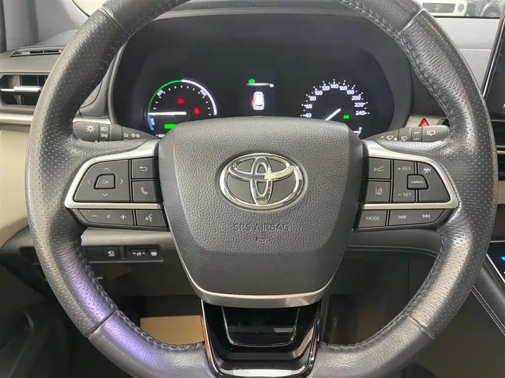Toyota Sienna 2023 2.5L Hybrid Premium Edition фото 15