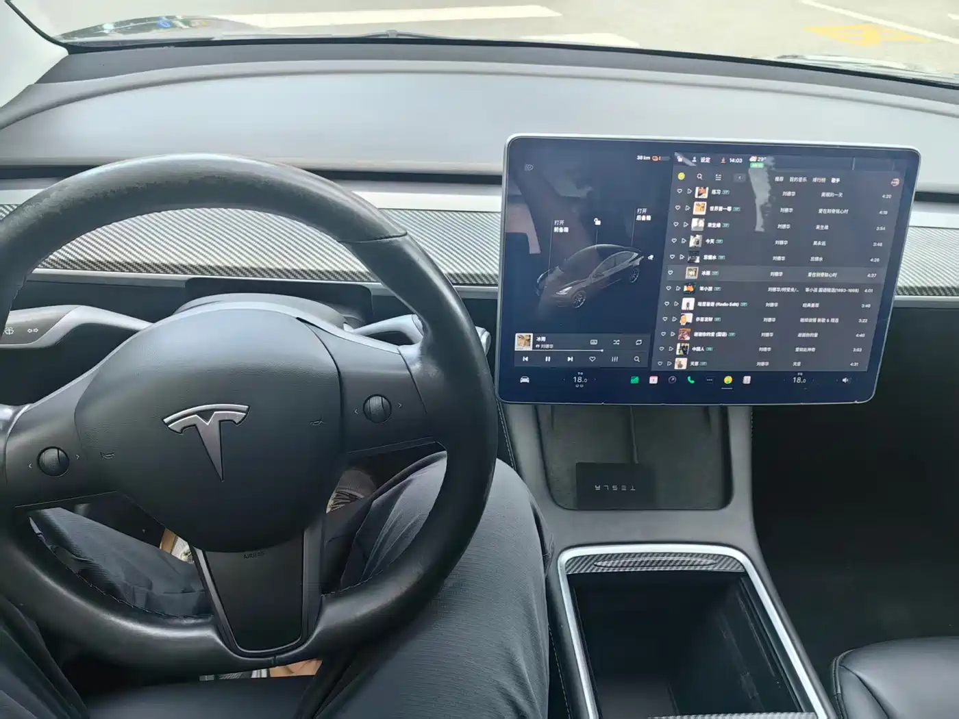 Фото 12 - Tesla Model 3