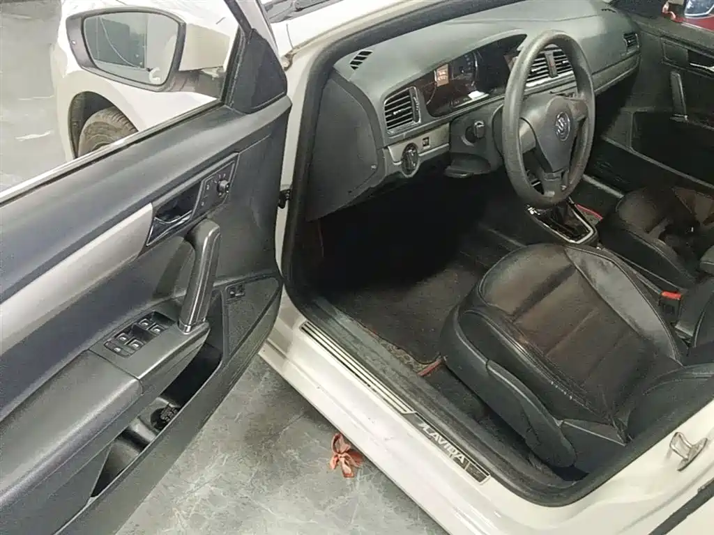 Volkswagen Lavida 2013 Facelift Classic 1.6L Automatic Comfort фото 16