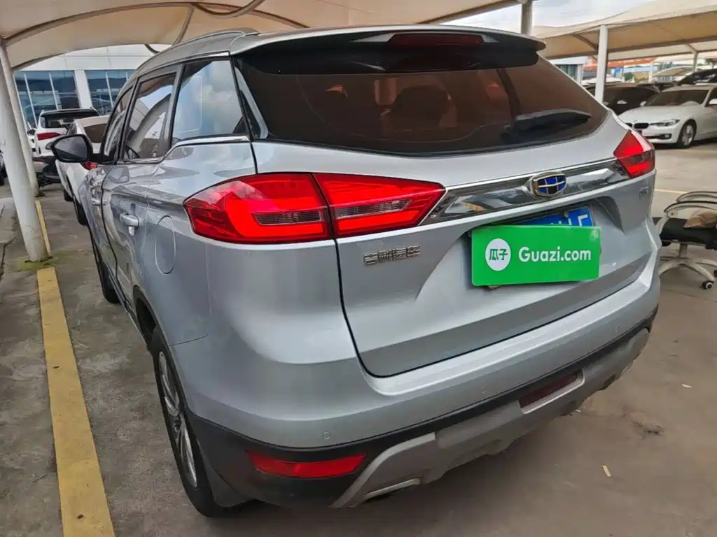 Фото 5 - Geely Atlas