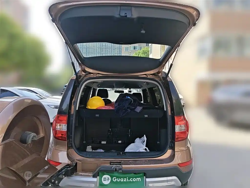 Škoda Yeti 2014 1.8TSI DSG Polar Edition фото 10