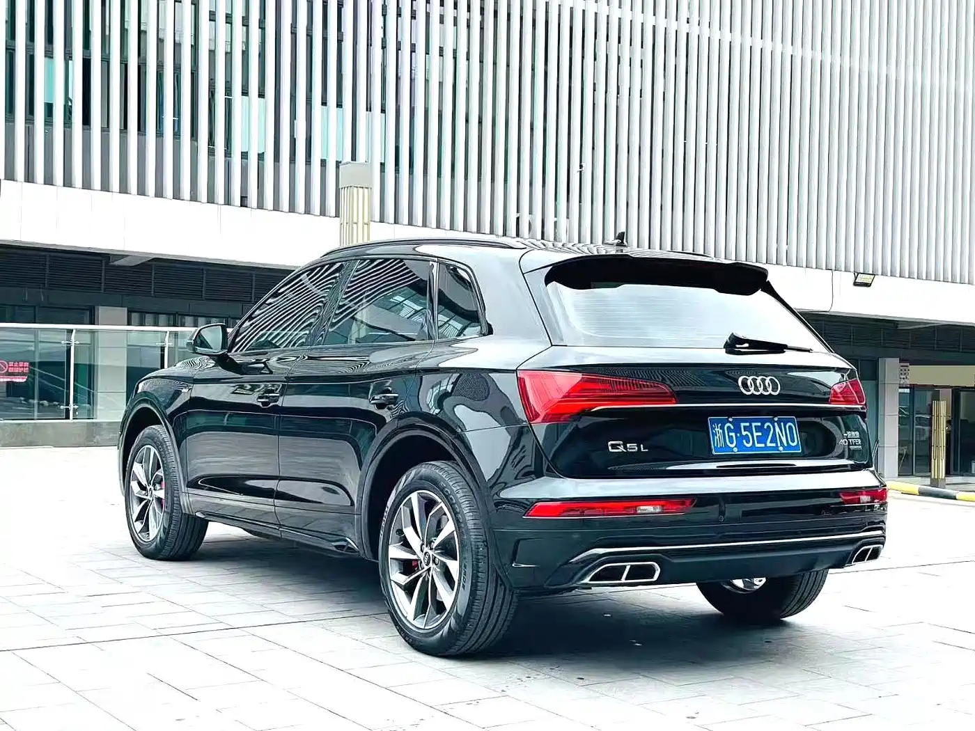 Audi Q5L 2024 Model 40 TFSI Luxury Dynamic фото 8
