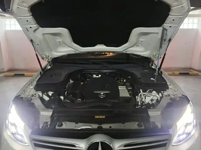 Mercedes-Benz GLC 2018 GLC 300 4MATIC Dynamic — фото 3