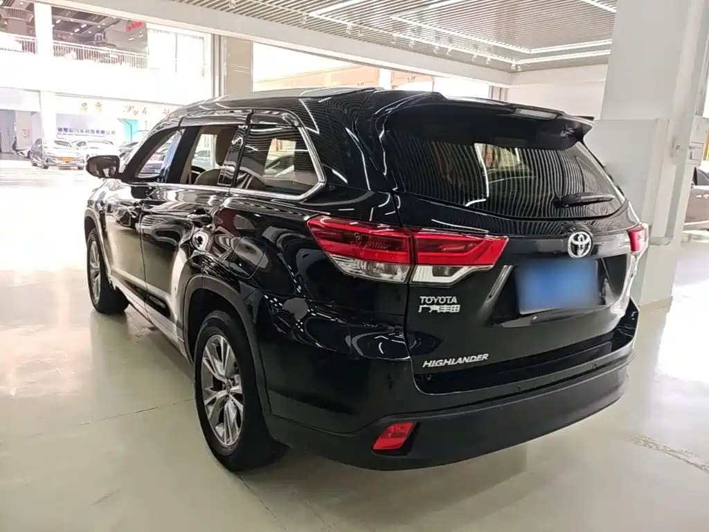 Фото 5 - Toyota Highlander