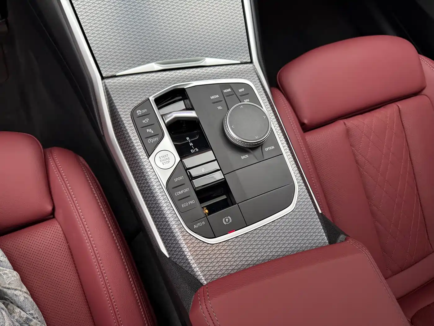 BMW 3 Series 2023 325i M Sport Black Night Package фото 9