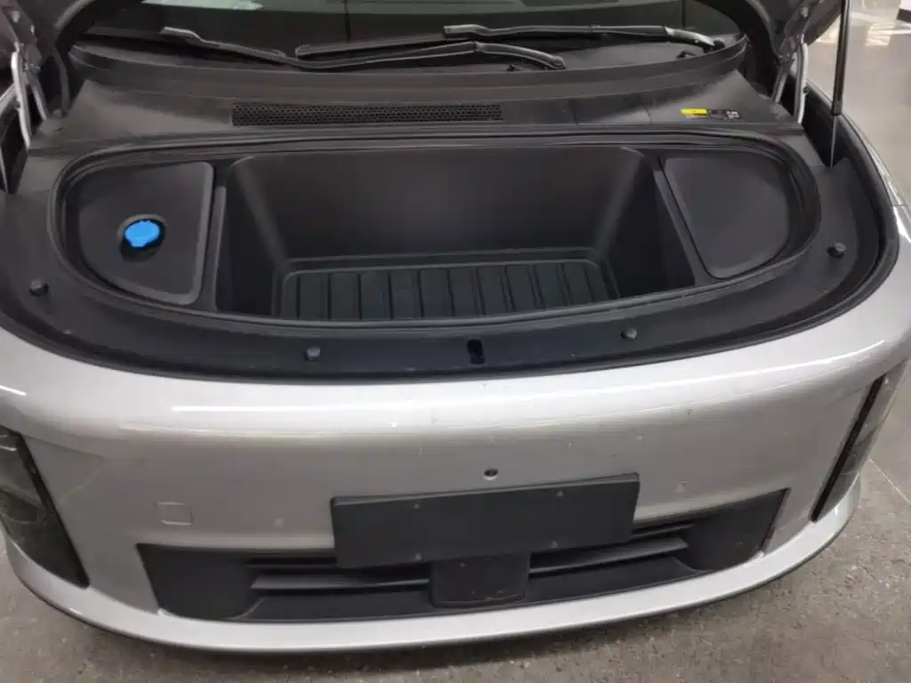 Фото 20 - Li Auto i6