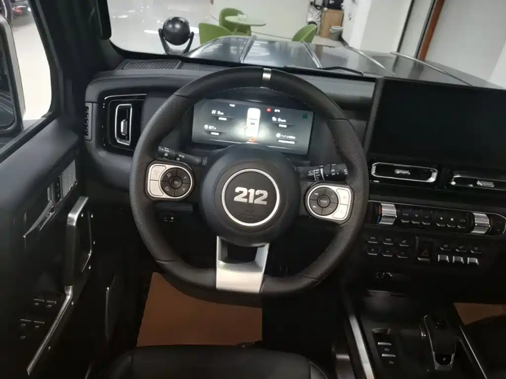 212 T01 2026 2024 2.0T Explorer