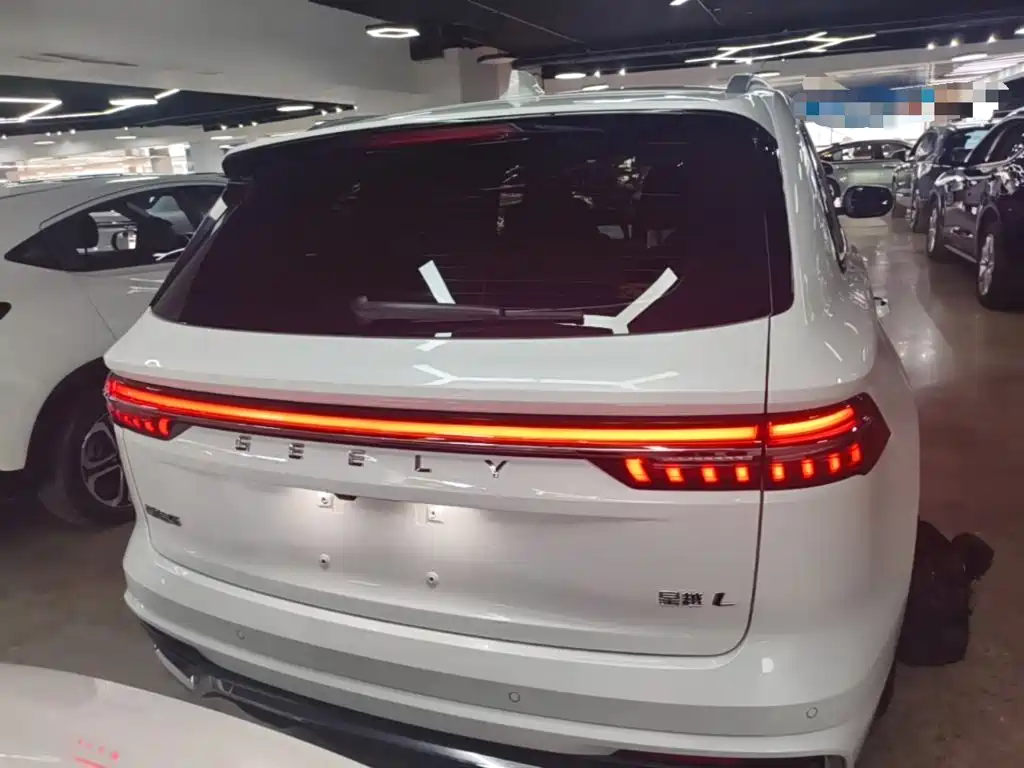 Фото 6 - Geely Monjaro