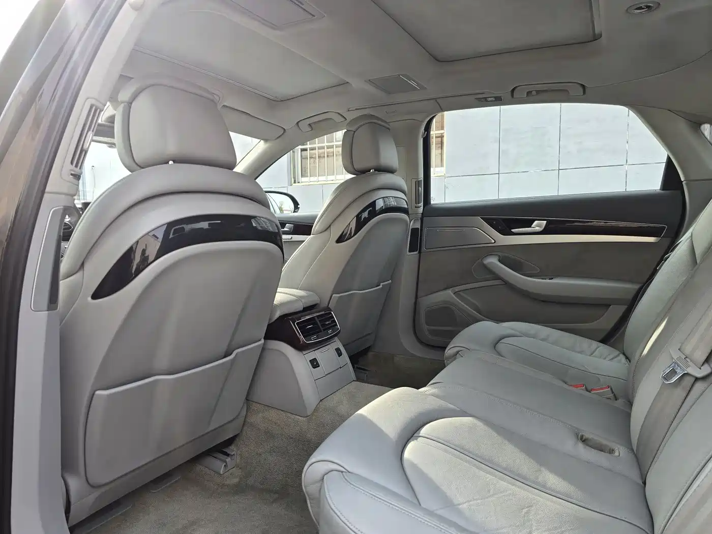 Audi A8 2013 A8L 45 TFSI quattro Comfort фото 8