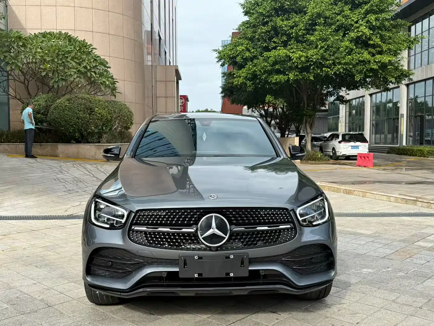 Mercedes-Benz GLC Coupe 2020 GLC 260 4MATIC Coupe SUV фото 2