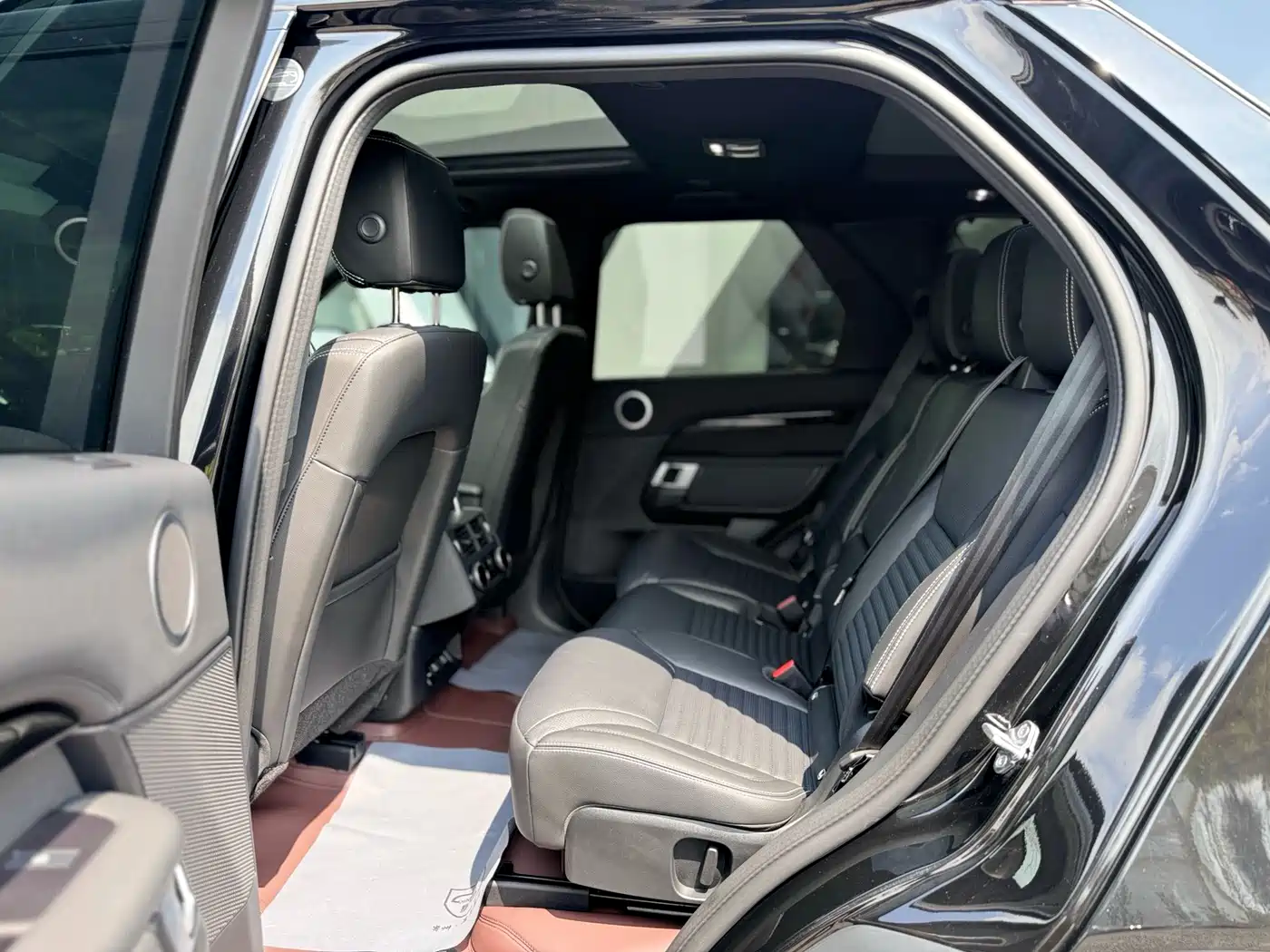 Land Rover Discovery 2025 360PS S фото 12