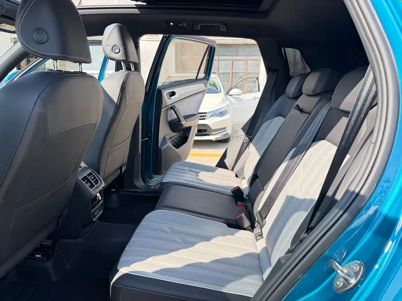 Volkswagen Tayron 2023 Facelift 380TSI 4WD R-Line Pro Smart Edition фото 10