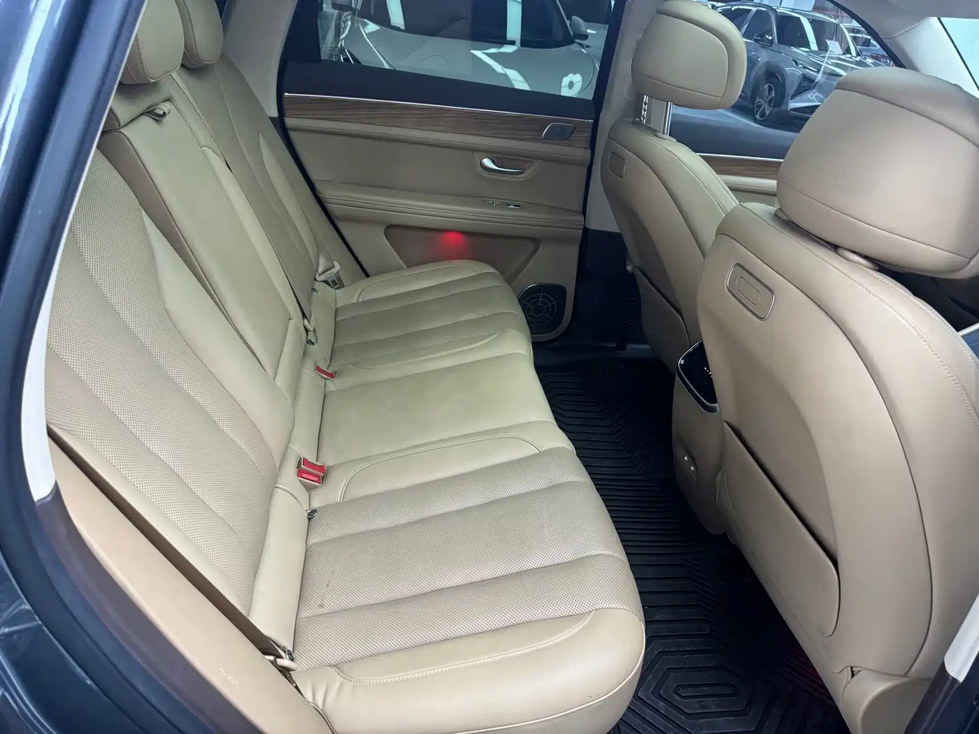 Aito M7 2022 2022 1.5T RWD Comfort Edition