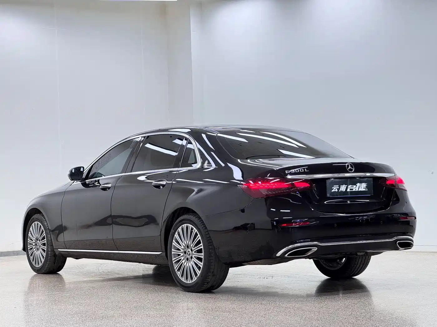Mercedes-Benz E-Class 2022 E 300 L Luxury фото 4