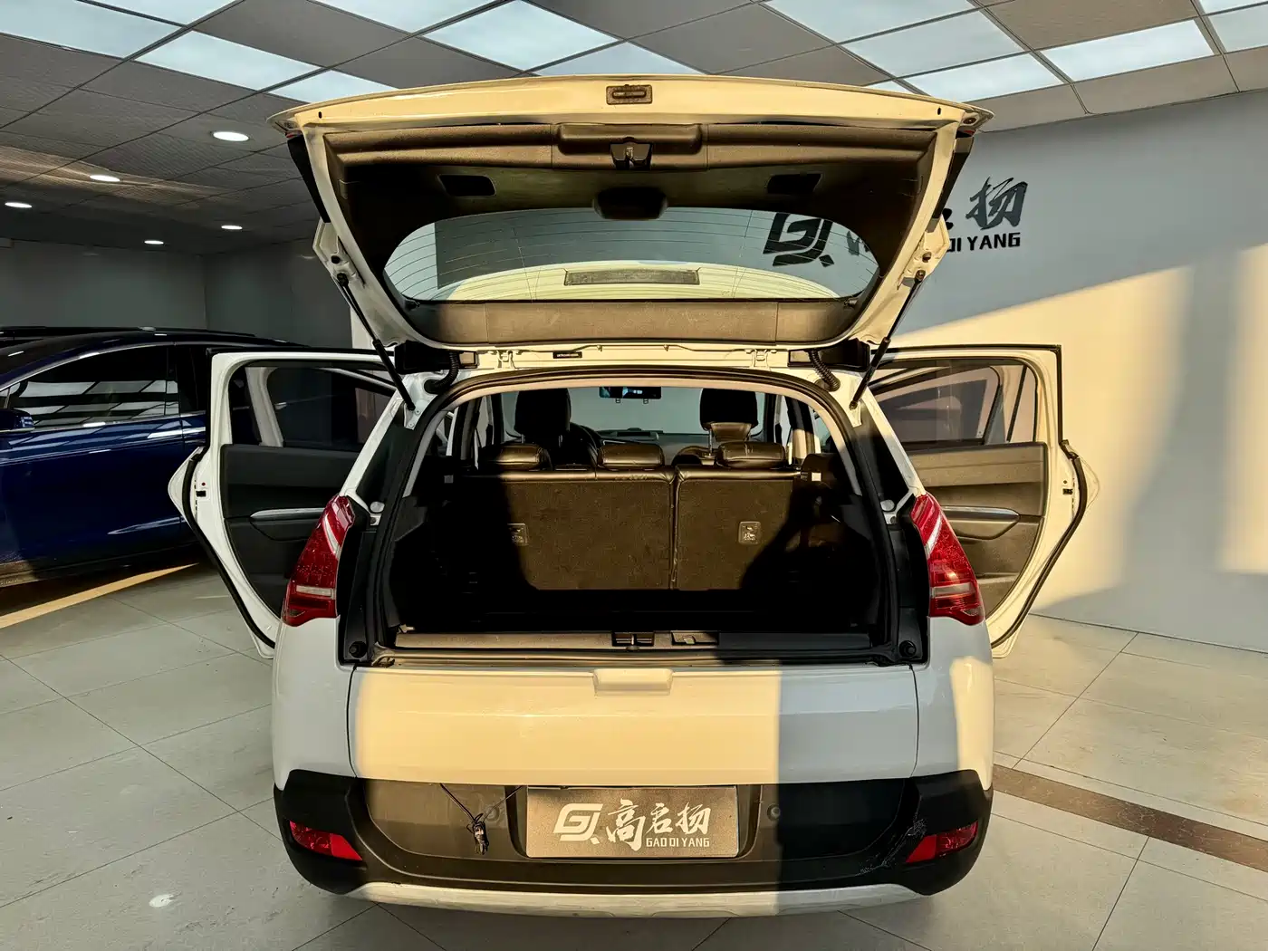 Peugeot 3008 2015 2.0L Automatic Trend Edition фото 21