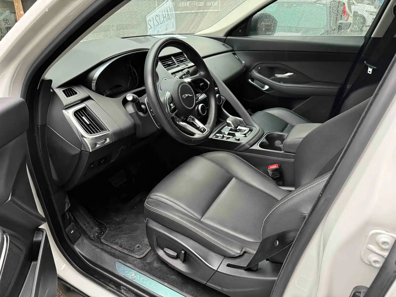 Photo 4 - Jaguar E-PACE