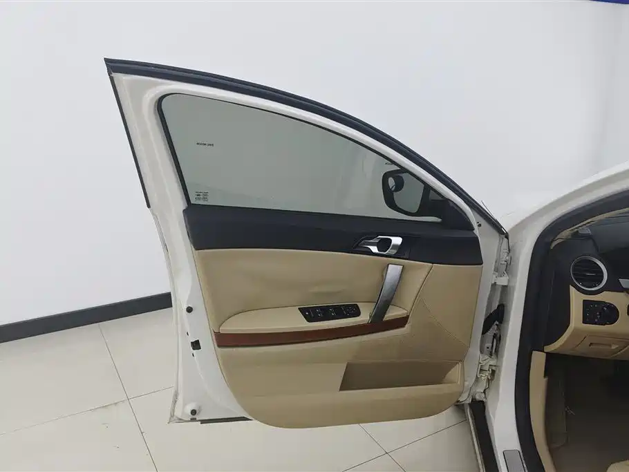 Roewe 550 2012 2012 550 1.8L Auto Value Edition