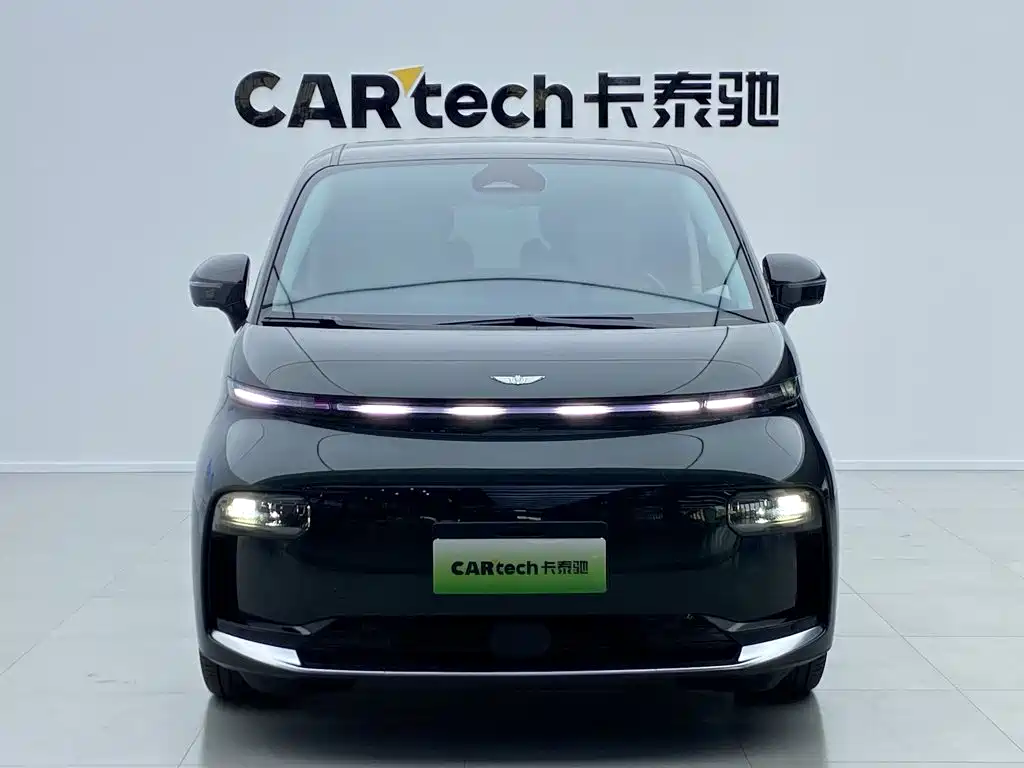 Фото 2 - Geely Galaxy Yizhen L380