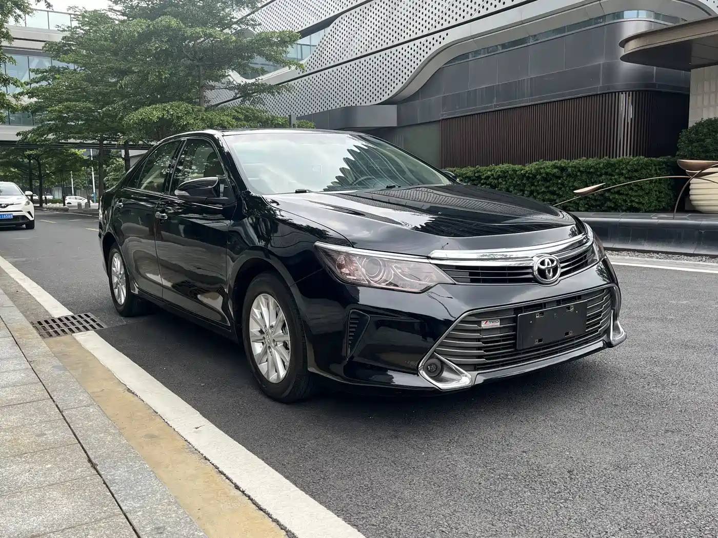 Toyota Camry 2015 2.0G Leading Edition фото 3