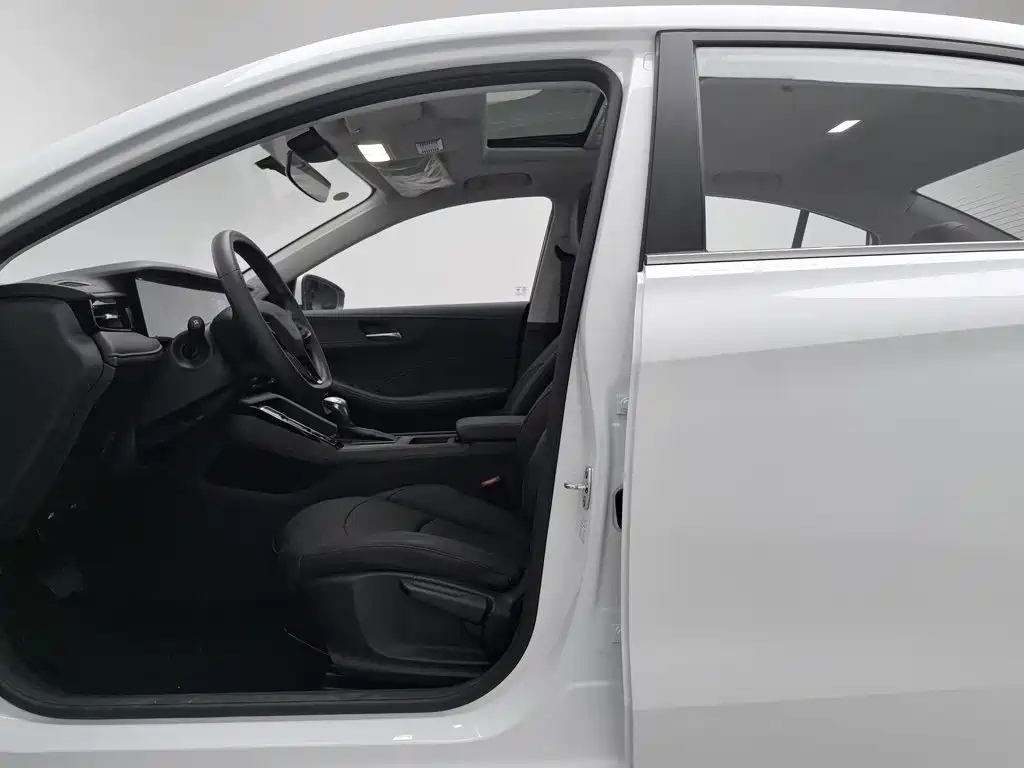 Roewe i5 2025 2026 1.5L CVT Luxury