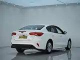 Фото 6 - Ford Focus
